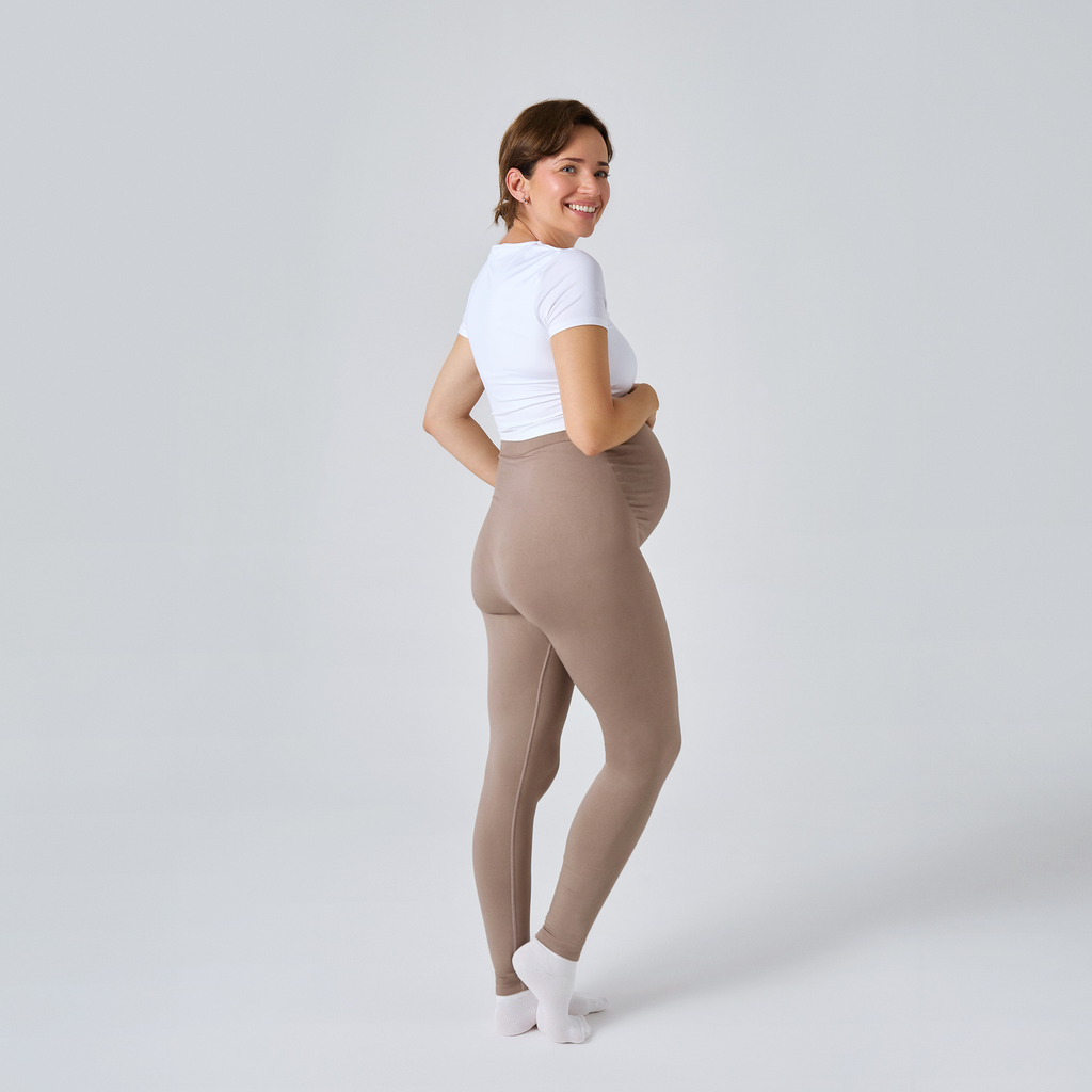 Legging de Grossesse NAVEA, coloris brun — vu de dos, porté
