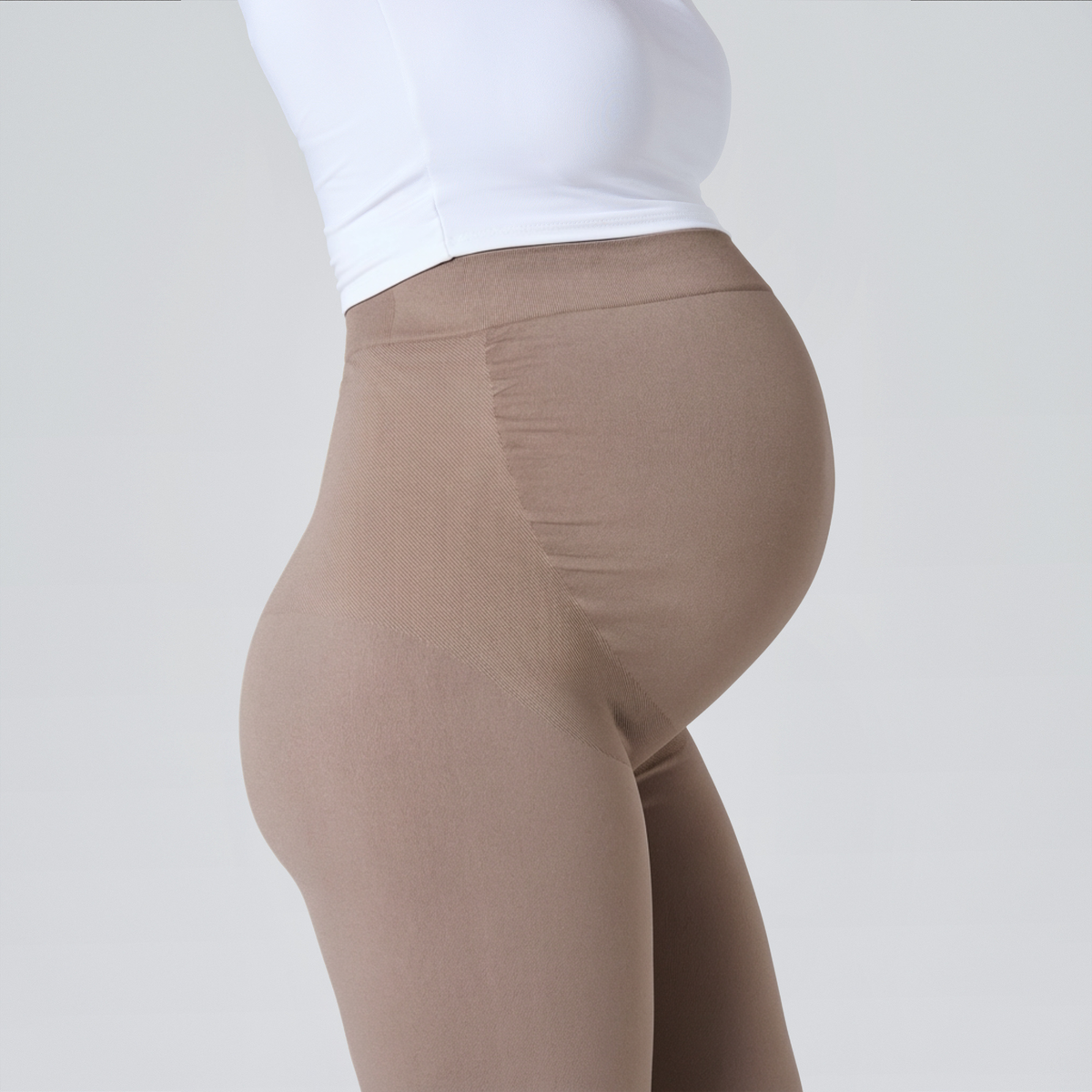 Legging de Grossesse NAVEA, coloris brun — détail du bandeau de grossesse