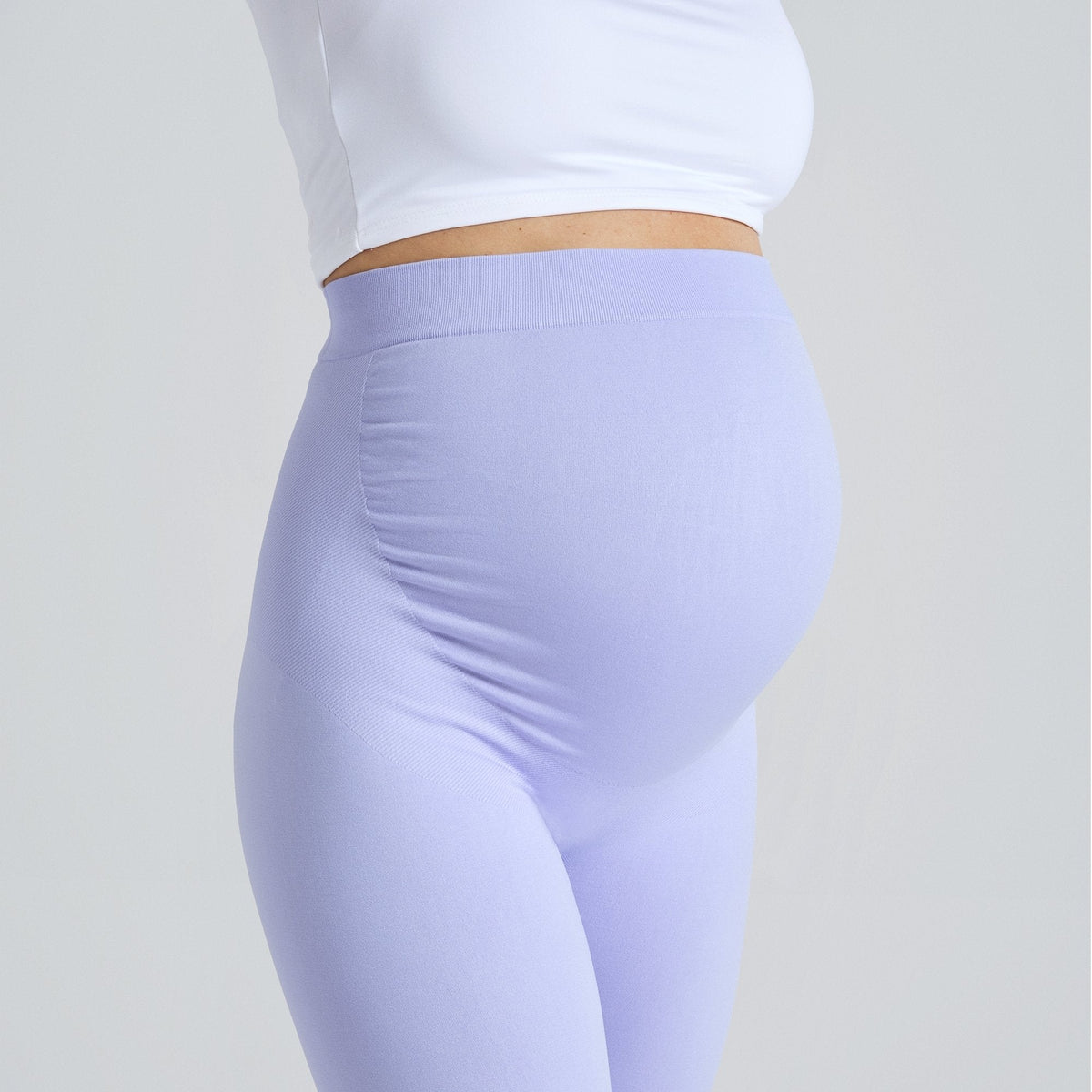 Legging de Grossesse NAVEA, coloris lilas — porté