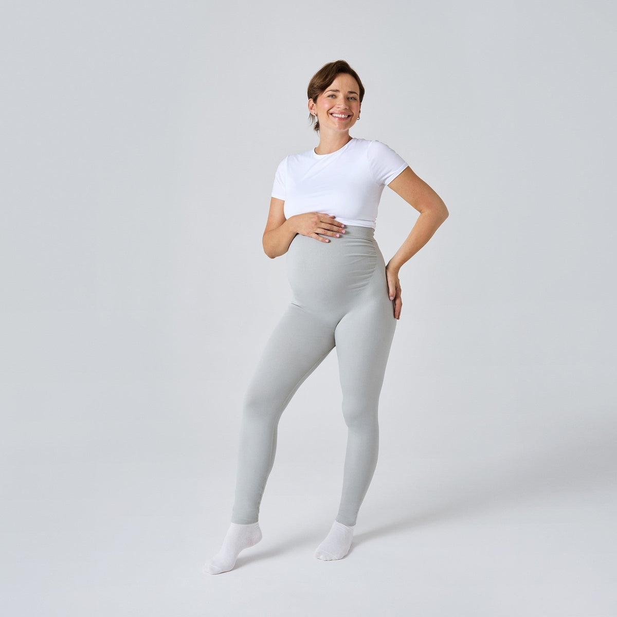 Legging de Grossesse NAVEA, coloris gris clair — porté