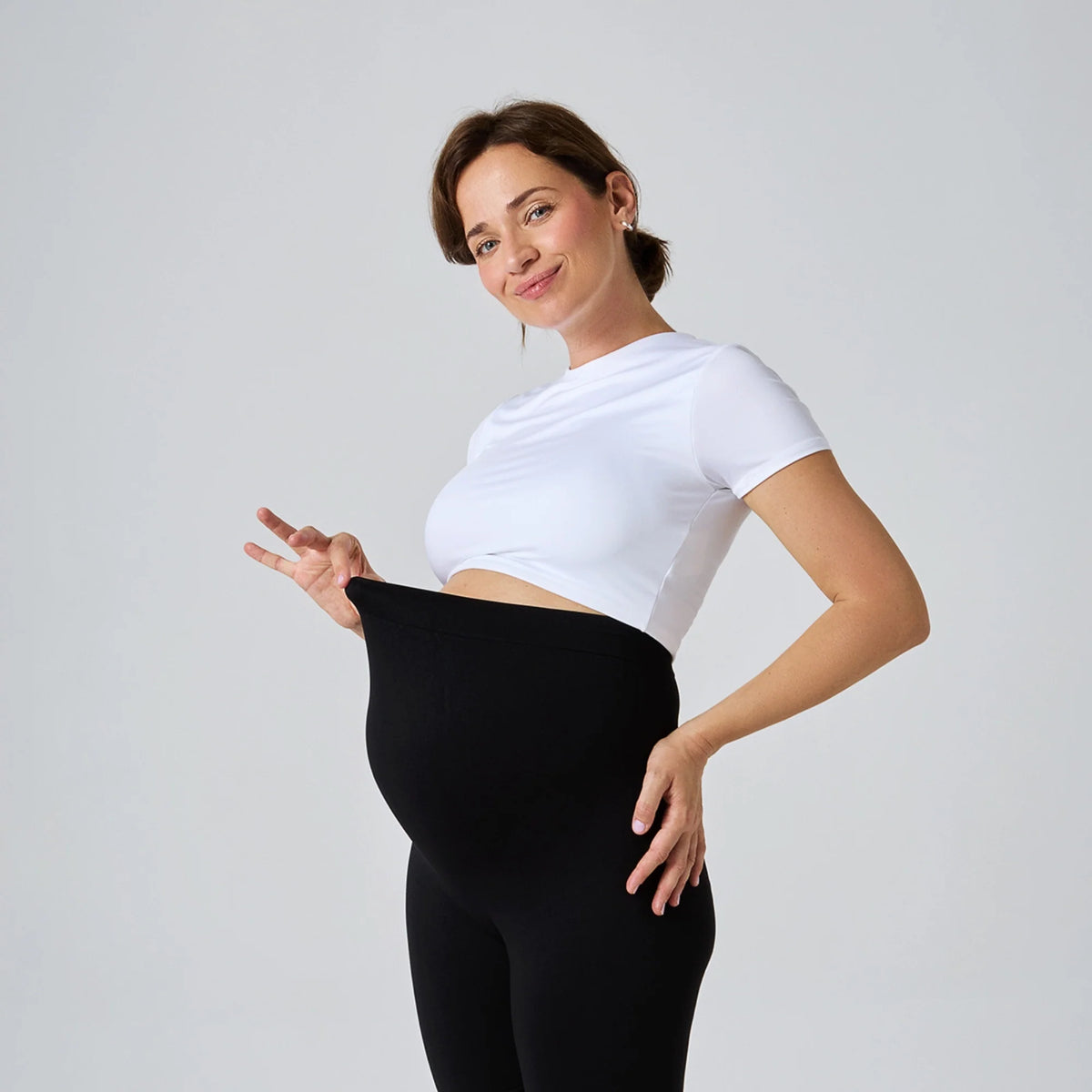 Legging de Grossesse NAVEA, coloris noir — porté