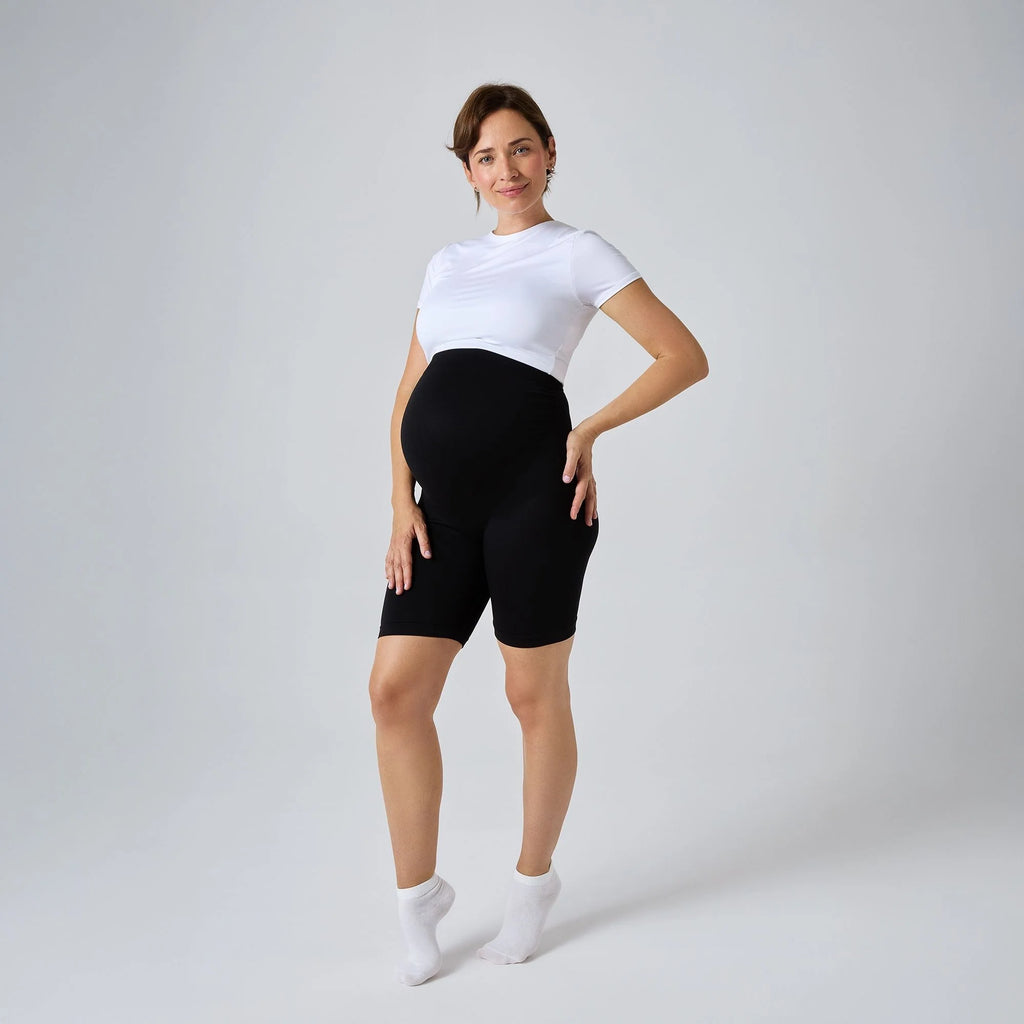 Short de Grossesse NAVEA, coloris noir — porté