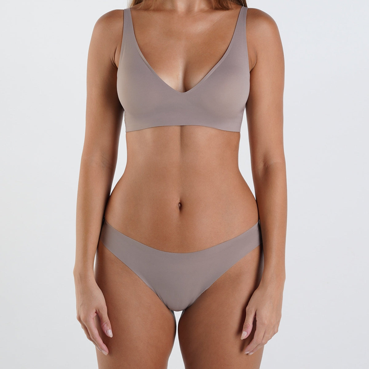 Tangas Confort lot de 2 NAVEA, coloris violet — porté